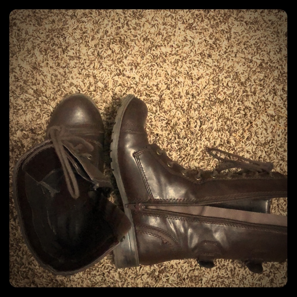 Combat boots
